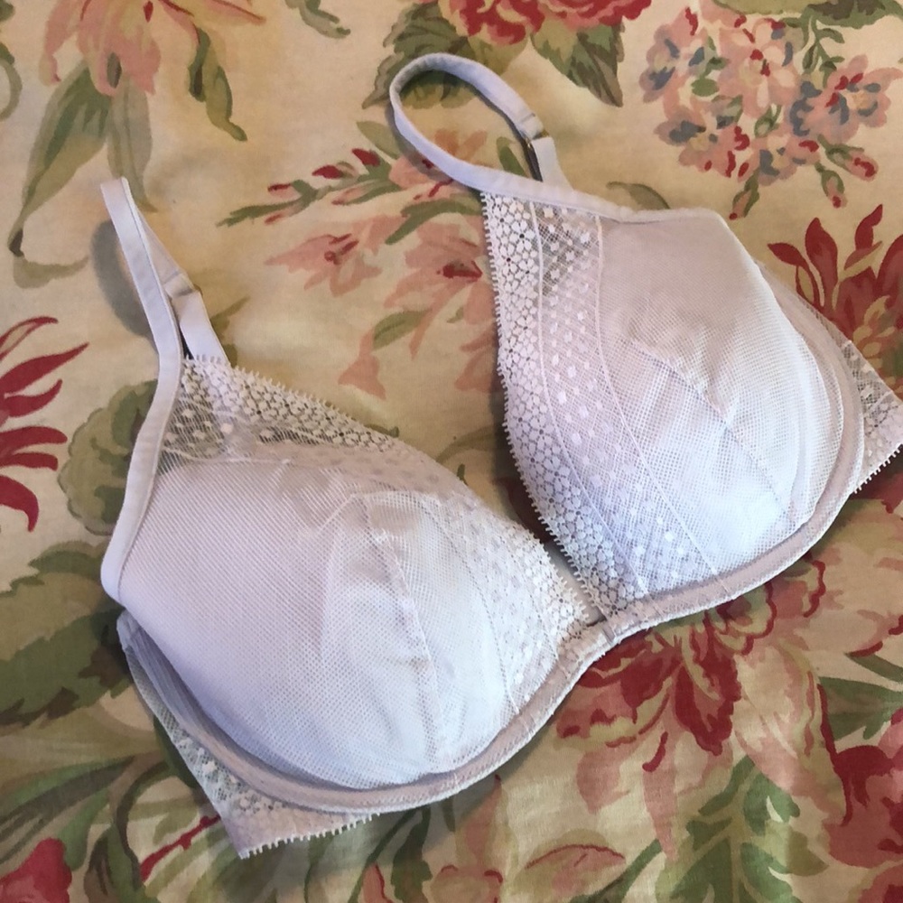 VICTORIA SECRET Size 34DD Incredible Plunge PushUp Lace Pad Underwire $68 NEW